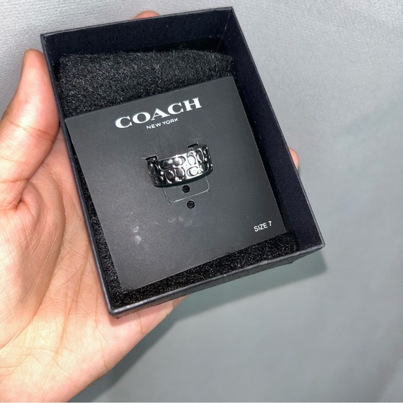 Coach Signature C Wide Band Ring NEW - Picture 3 of 3